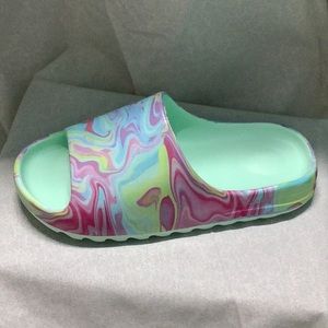 Spring time slides ! Multi colored trendy